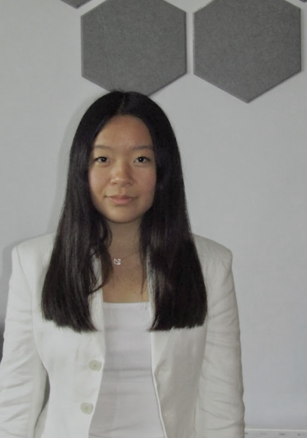 Alina Feng